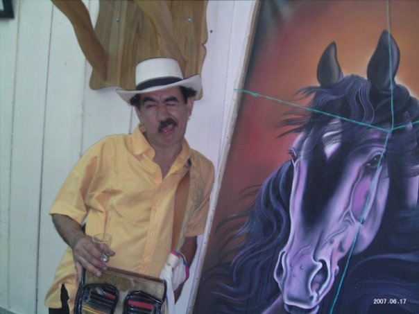 Equinas 2009 vendiendo sus cuadros