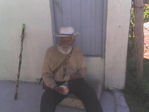 Antes de entrar al Ancianato donde Murio.