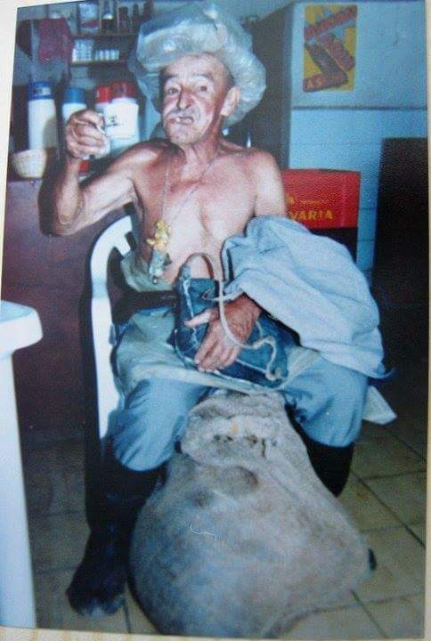 Toamdo tintico con bu�uelo