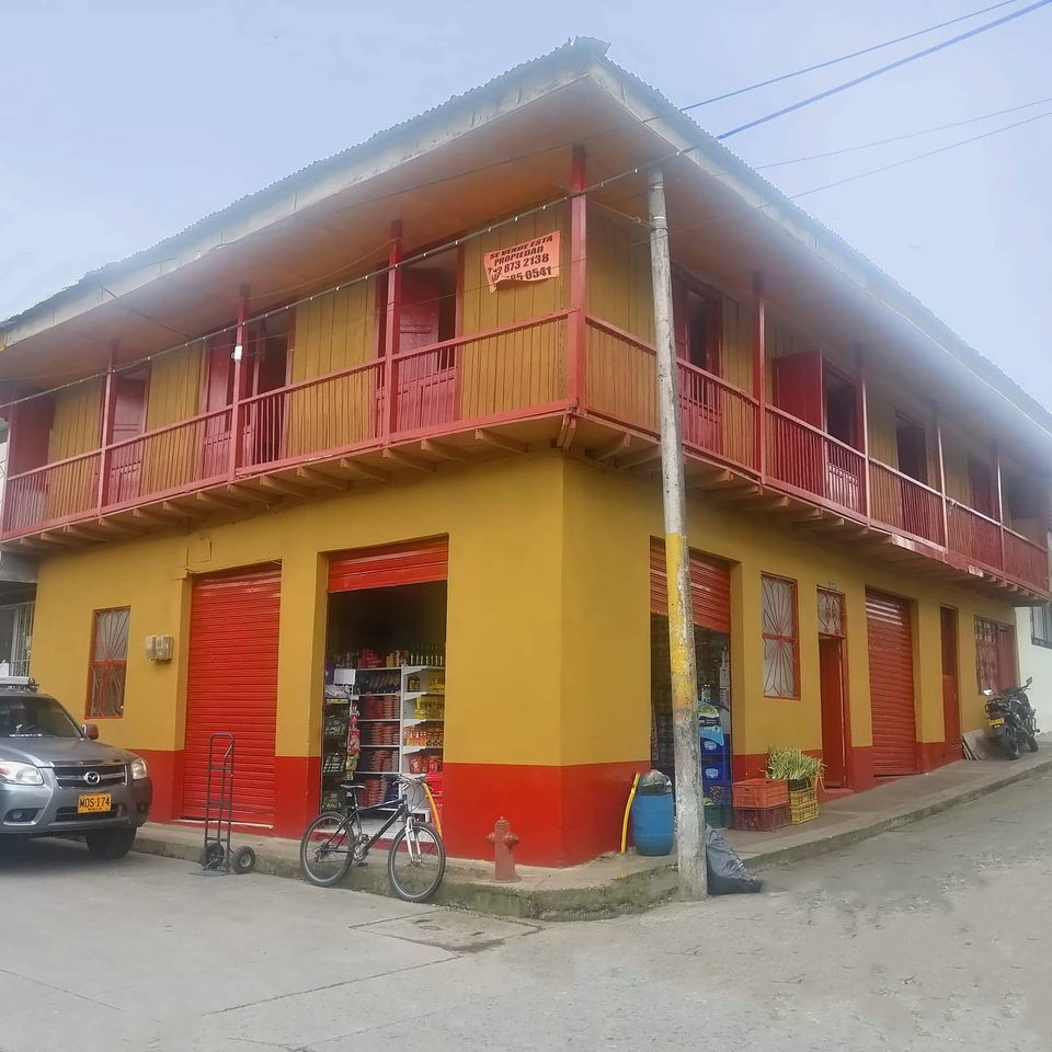 Venta Propiedad Ra�z a una cuadra de la plaza principal