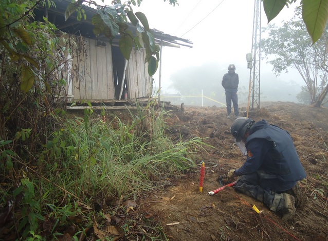 INGENIEROS MILITARES DESMINAN TERRITORIO CALDENSE EN SAMAN�