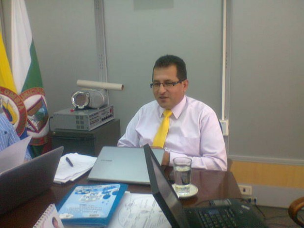 SECRETARIO DE EDUCACI�N DE MANIZALES BUSCAR� V�NCULOS CON LA UNIVERSIDAD