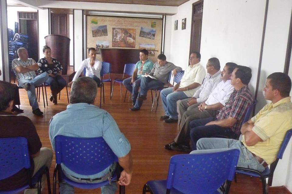 EN SAMAN� LOS J�VENES RURALES TIENEN OPORTUNIDADES