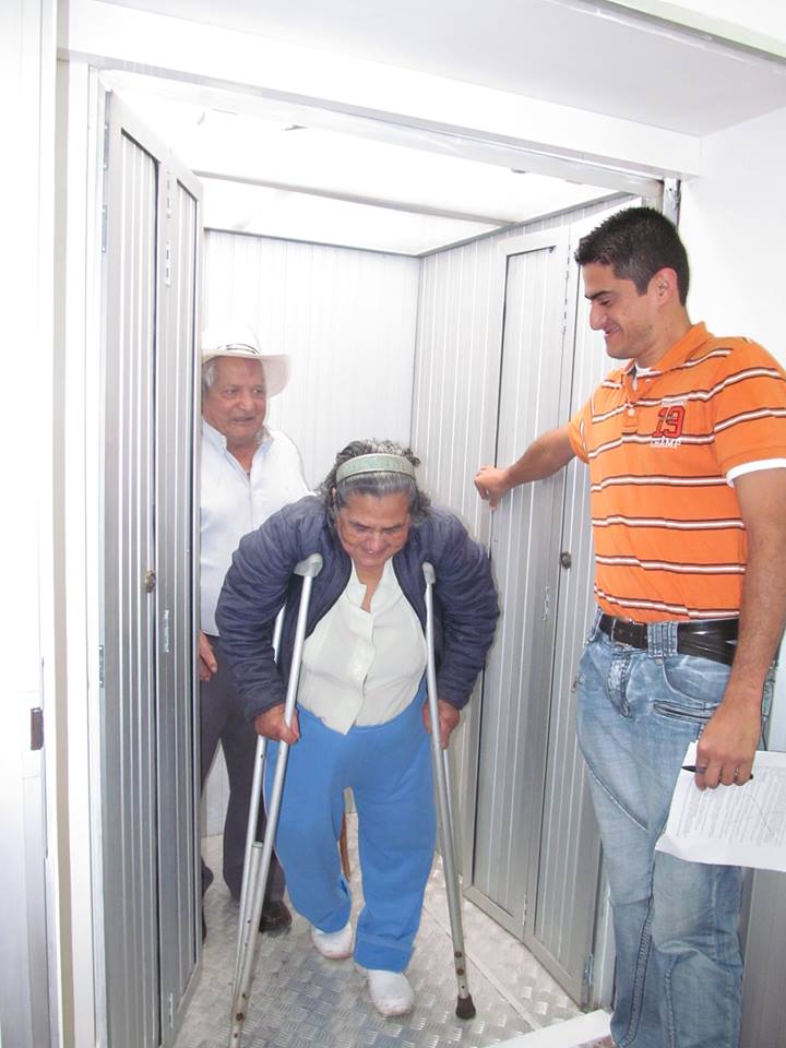 NUEVO ASCENSOR EN LA ADMINISTRACI�N MUNICIPAL DE SAMAN�