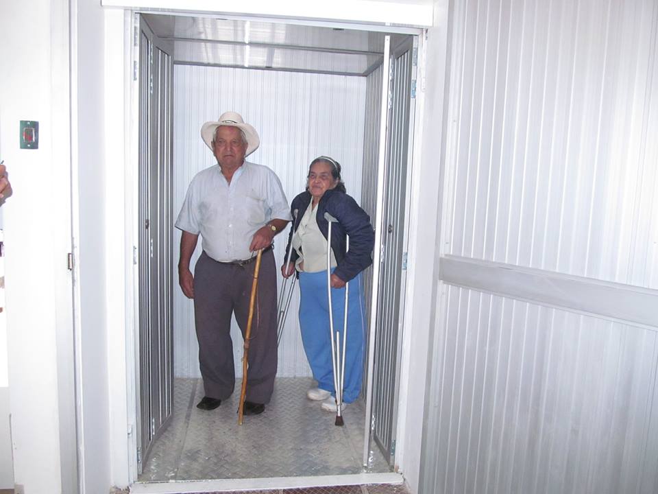 NUEVO ASCENSOR EN LA ADMINISTRACI�N MUNICIPAL DE SAMAN�