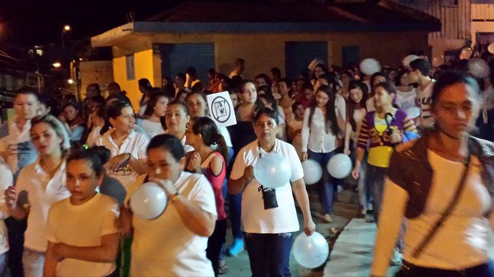 EN SAMAN� (CALDAS) PROTESTARON POR ABUSO SEXUAL A UNA PROFESORA Y A UNA ALUMNA 