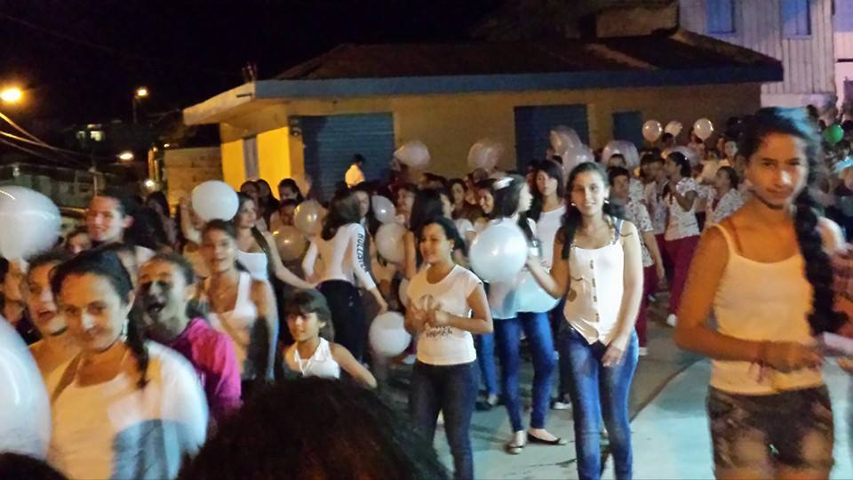 EN SAMAN� (CALDAS) PROTESTARON POR ABUSO SEXUAL A UNA PROFESORA Y A UNA ALUMNA 