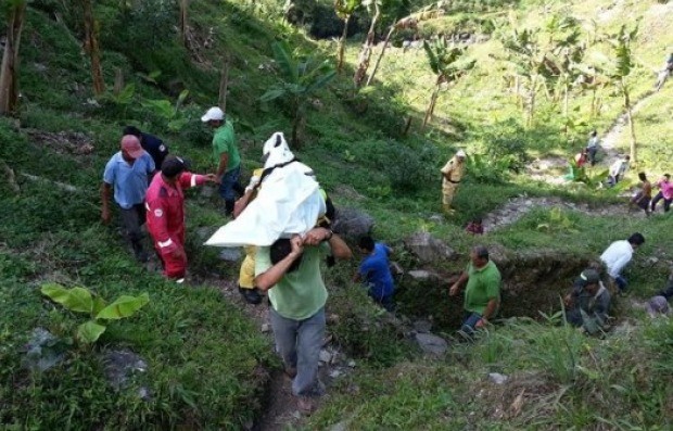 TRES PERSONAS MUEREN POR CA�DA DE GARRUCHA EN MARQUETALIA, ORIENTE DE CALDAS