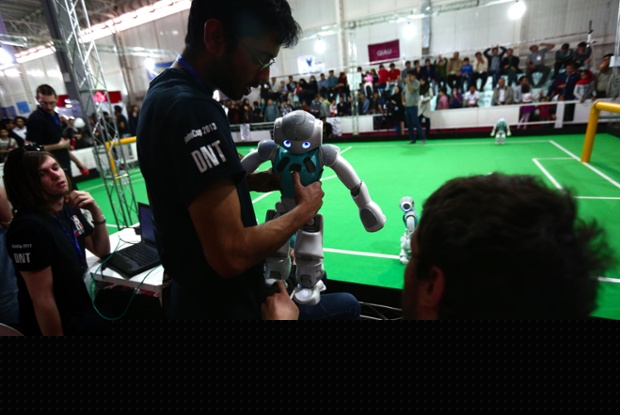 Teher�n acoge IX Competencia Internacional de RoboCup de Ir�n -Un Samane�o presente