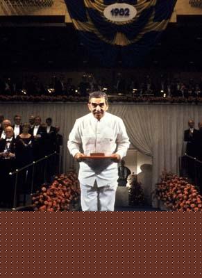 LOS MAESTROS DEBEN INTRODUCIR A LAS NUEVAS GENERACIONES A LA OBRA DE "GABO"