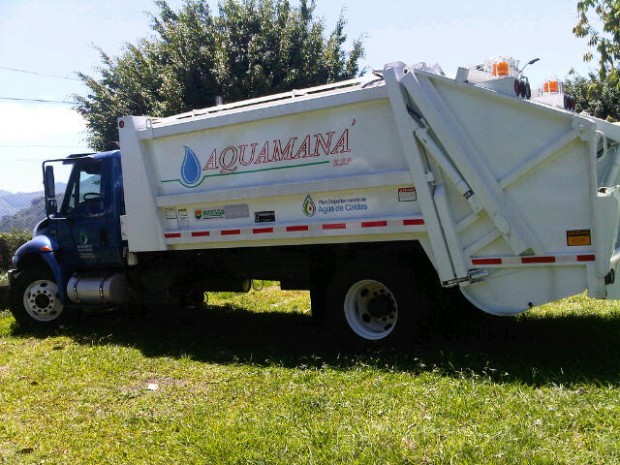 A MUNICIPIOS DE CALDAS LLEGAN TRES CARROS PARA MANEJAR MEJOR LA BASURA