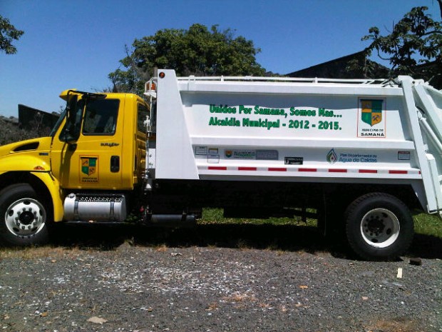 A MUNICIPIOS DE CALDAS LLEGAN TRES CARROS PARA MANEJAR MEJOR LA BASURA