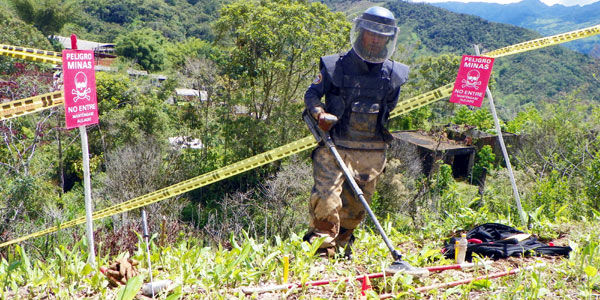 SOLO 3 MUNICIPIOS EST�N LIBRES DE MINAS; PIDEN COOPERACI�N A GUERRILLA