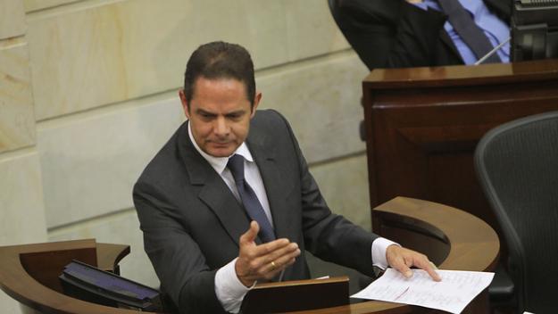 VICEPRESIDENTE VARGAS LLERAS PRESENTA PUENTE Y CONCESI�N VIAL