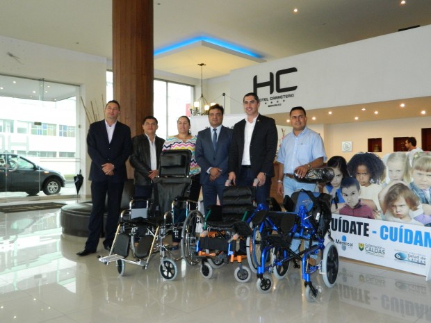 ENTREGA DE SILLAS DE RUEDAS EN 15 MUNICIPIOS DE CALDAS ANTOJA A OTROS