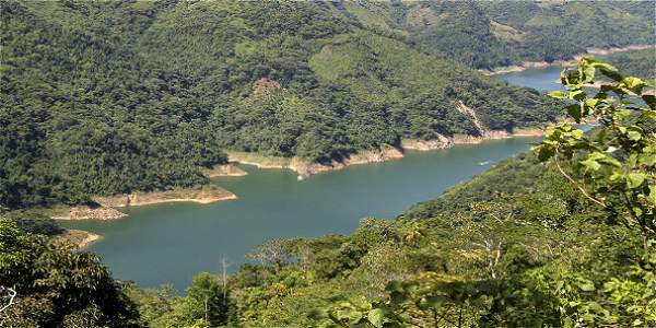 EL BID DESTACA VENTAJAS ENERG�TICAS EN CALDAS