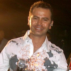 JHONNY RIVERA POR JUANES