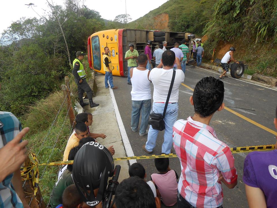 ACCIDENTE DE BUS DEL R�PIDO TOLIMA
