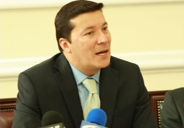 PENAGOS DENUNCIA ART�CULO DEL PND QUE GENERA INEQUIDAD SOCIAL 