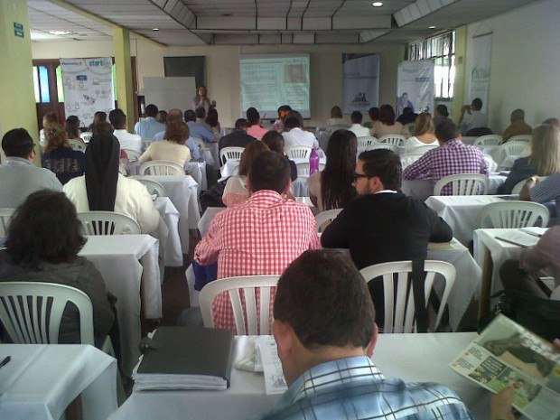 MAESTROS SE CAPACITAN EN EMPRENDIMIENTO EN MANIZALES