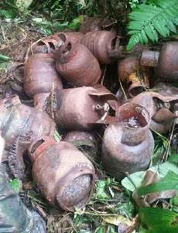 ENCUENTRAN ARTEFACTOS EXPLOSIVOS DE LAS FARC EN LA VEREDA R�O CLARO DE ARGELIA (ANTIOQUIA)