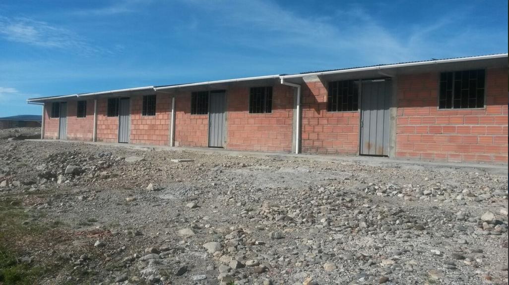 GOBERNACI�N DE CALDAS ENTREGA 34 VIVIENDAS EN FLORENCIA