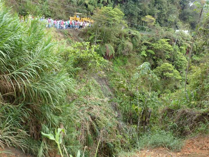 VOLQUETA RODO EN LA VEREDA EL DORADO