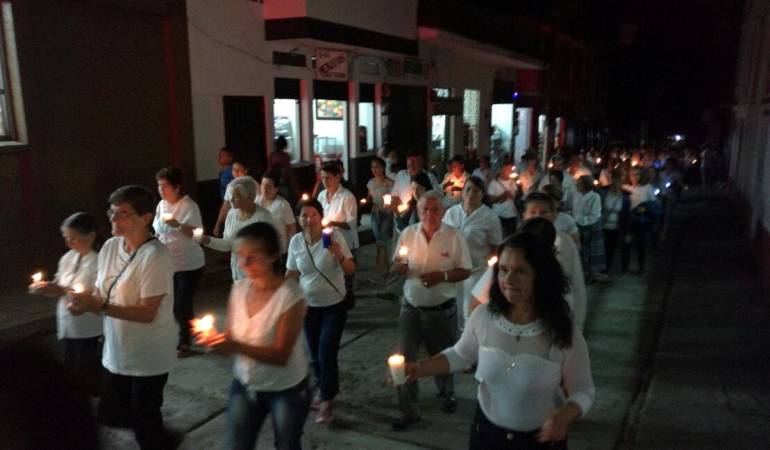 En Saman�, Caldas, marcharon por la paz