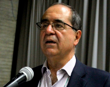 Profesor U. de Caldas Bernardo Rivera S�nchez de Saman�, fue condecorado por el Gobierno franc�s