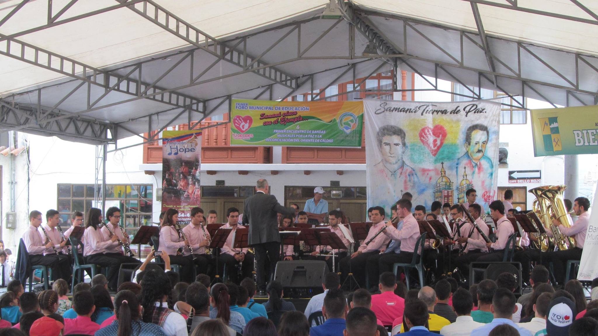 Gran Concierto por la Paz y Reconciliaci�n.