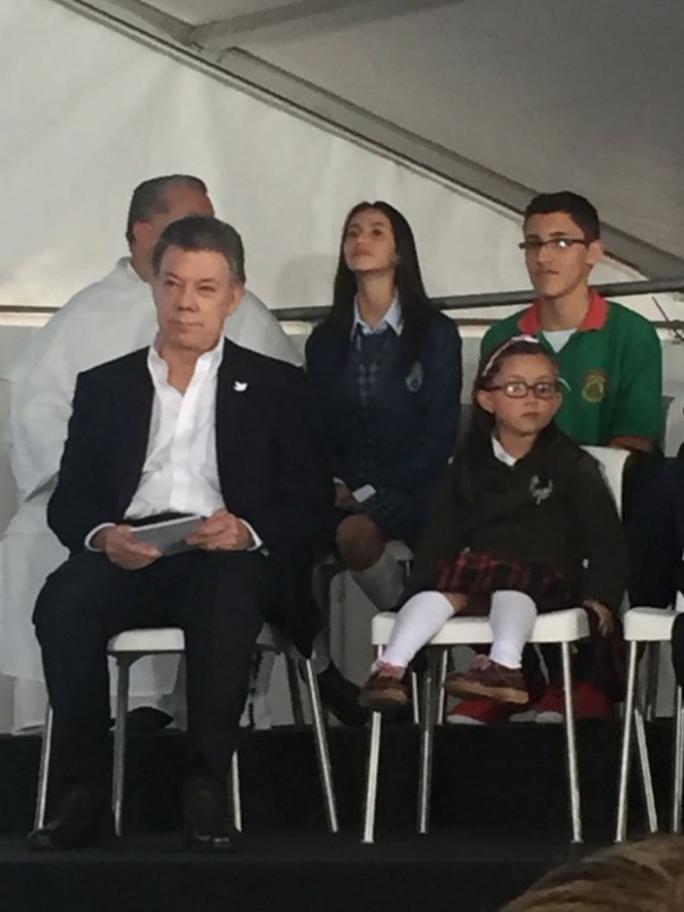 Ni�a de Pensilvania gan� premio nacional, Pinta una Colombia en Paz