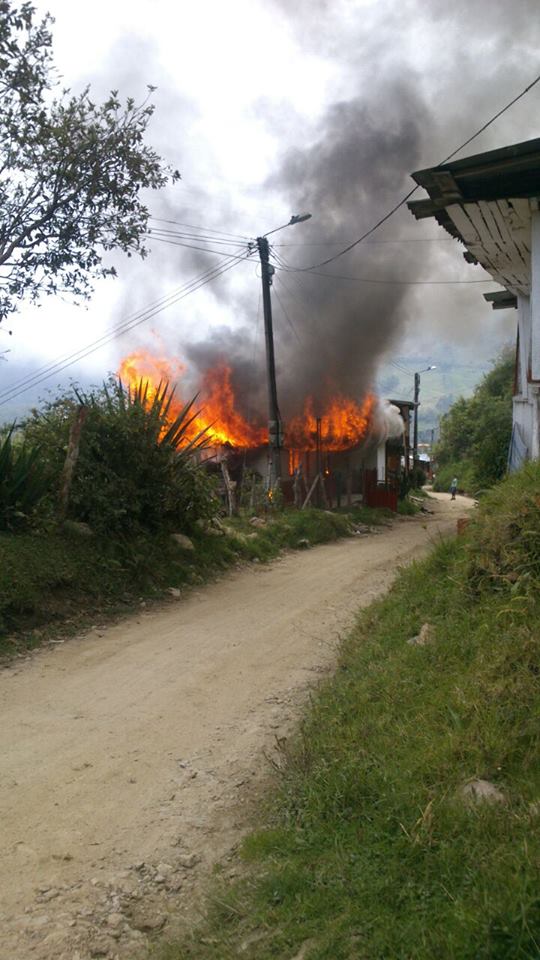 Incendio en el sector de la Arenera de Pensilvania Caldas