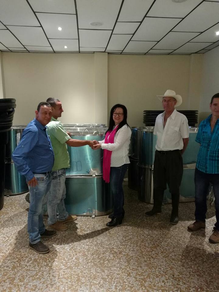 LOS CAFETEROS RECIBEN APOYO