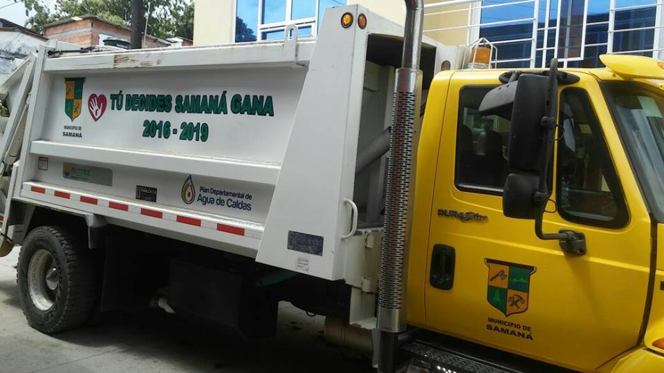 veh�culo compactador de basuras en corregimiento de San Diego