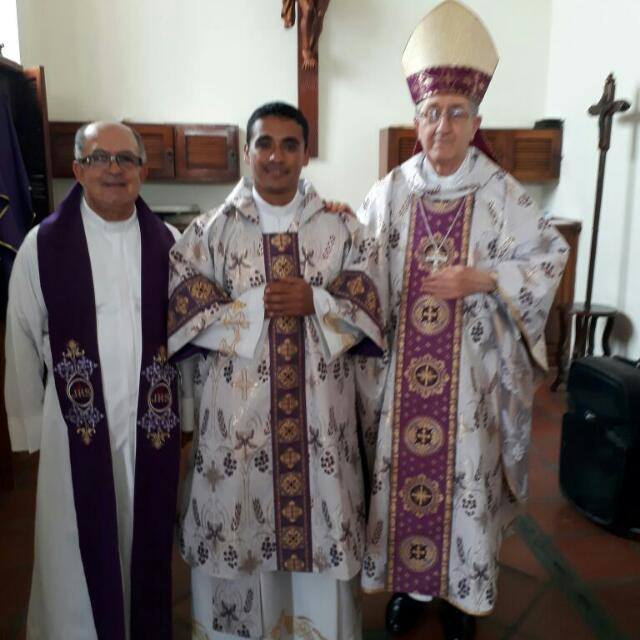 Samane�o Jos� Alexander Henao Buitrago, el diacono que en contadas horas se ordena como Sacerdote
