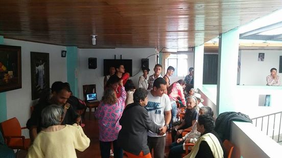 Juventud acompa�ando a nuestros abuelos.