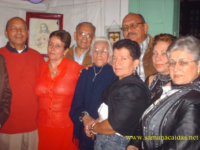 TIENE 104 A�OS Y EST� FIRME COMO UN ROBLE  - MAR�A ISABEL OROZCO MU�OZ