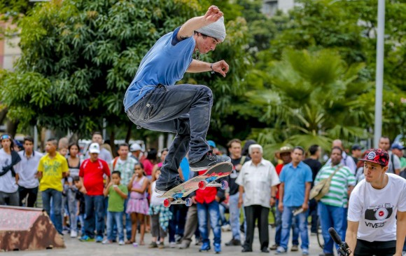 PRIMER CAMPEON NACIONAL DE SKATEBOARDING ES JEAN CARLOS G�NZALEZ, DE SAMAN� CALDAS