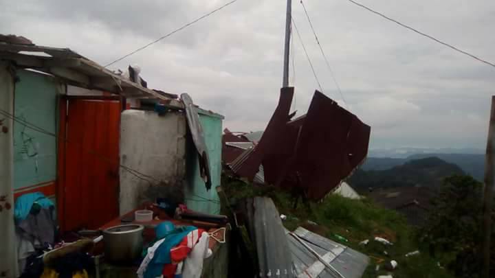 Vendaval destruyo techo de vivienda en vereda California Alta