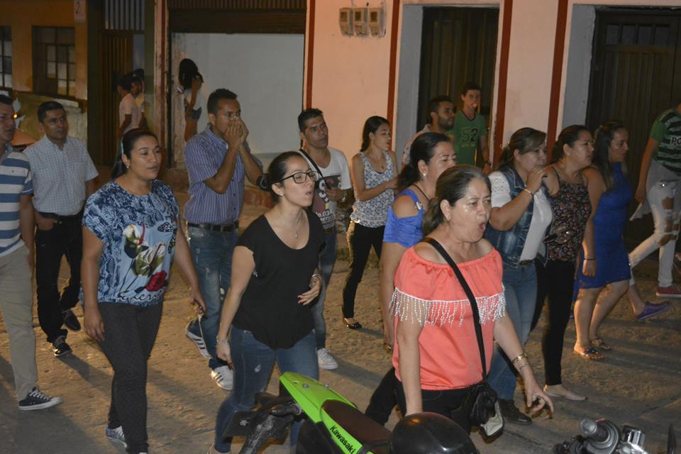 LOS PROFESORES SAMANE�OS RECLAMAN SUS DERECHOS
