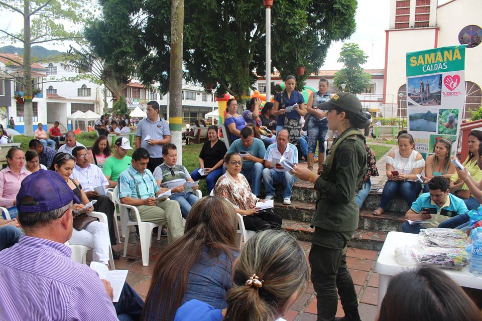 JORNADA INSTITUCIONAL CON LA POLICIA NACIONAL