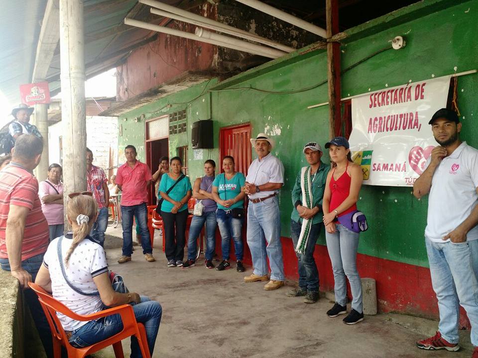 escuela de campo en la vereda Rancho Largo