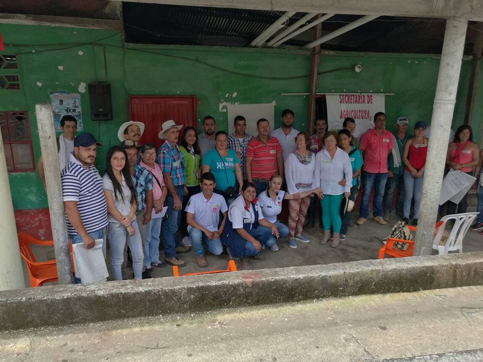 escuela de campo en la vereda Rancho Largo