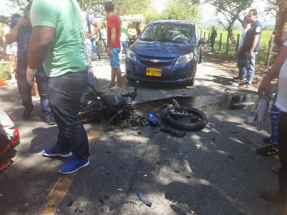 ACCIDENTE DE TR�NSITO ENTRE LA DORADA Y VICTORIA DEJ� UNA MENOR DE EDAD MUERTA Y OTRA HERIDA. LAS V�CTIMAS SON HERMANAS.