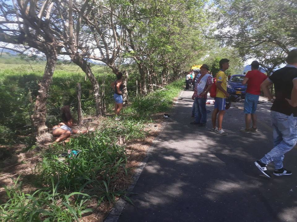 ACCIDENTE DE TR�NSITO ENTRE LA DORADA Y VICTORIA DEJ� UNA MENOR DE EDAD MUERTA Y OTRA HERIDA. LAS V�CTIMAS SON HERMANAS.