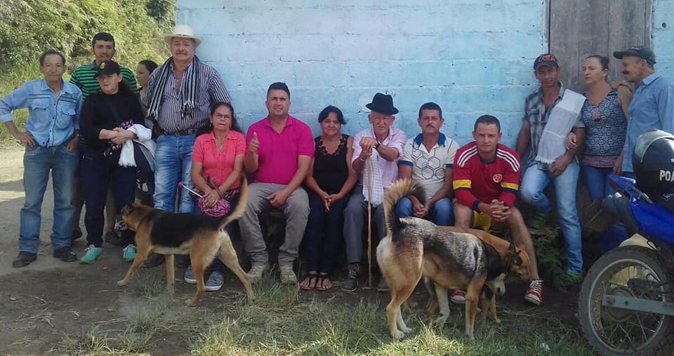 ARREGLO TRAMO VIAL DE LA VEREDA LIMONES