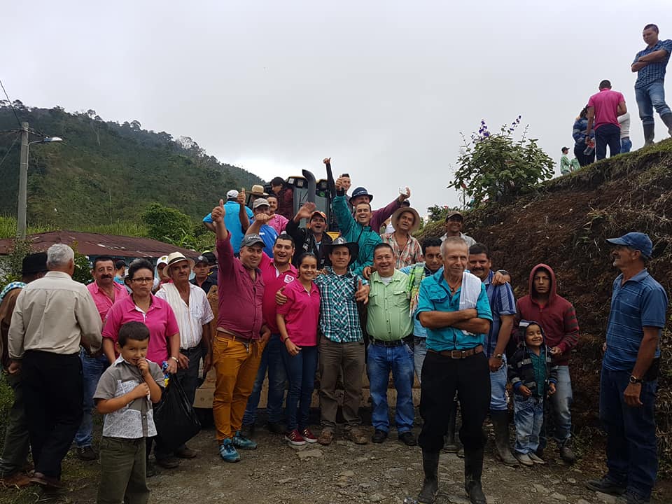 MAQUINARIA PARA EL CORREGIMIENTO DE ENCIMADAS.