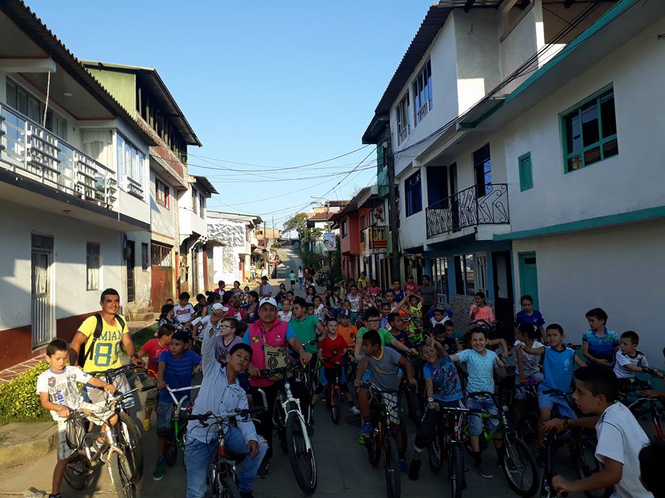 PEDALEANDO POR MI SALUD.