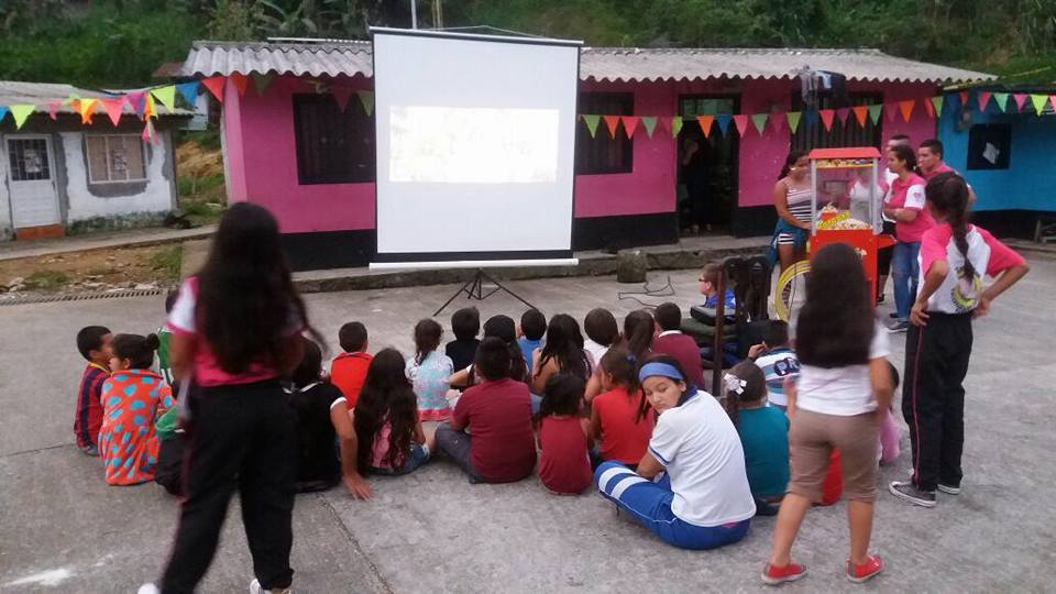 CUADRA RECREATIVA Y CINEXCUSA.