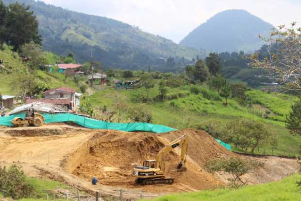 CONSTRUYEN 47 CASAS PARA DAMNIFICADOS EN PENSILVANIA (CALDAS)